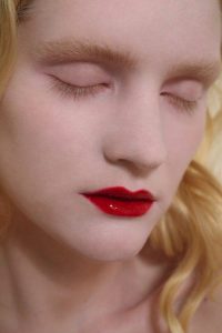 Portfolio D-mai. Photo : Christophe Donna - Makeup Ophélie Crommar.